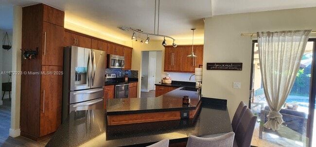 Building Photo - 15820 Sedgewyck Cir N