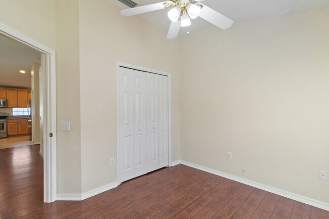 Building Photo - 4 bed, 2 Bath New Tampa Home for Lease!