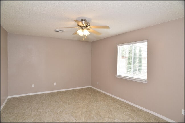 Building Photo - 14149 Warren Belin Dr