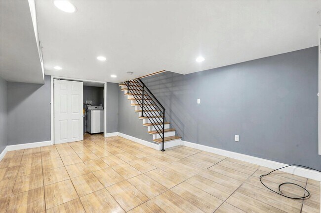 Building Photo - 2504 Manton St