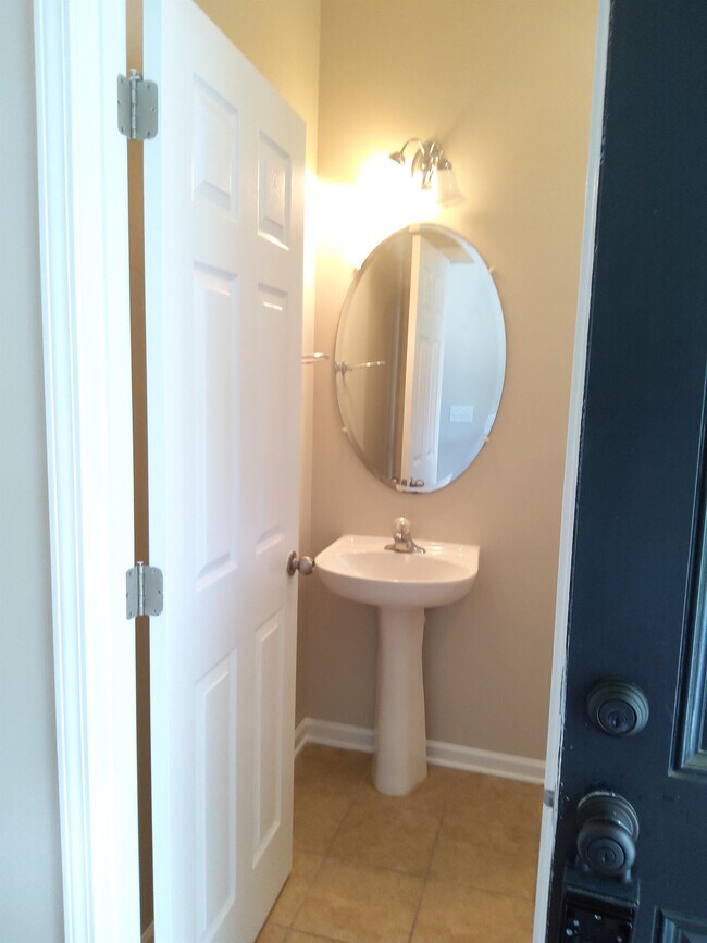 Building Photo - 8977 N Red Maple Cir