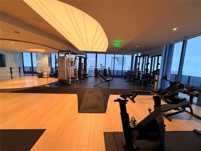 Building Photo - 1000 Brickell Plaza