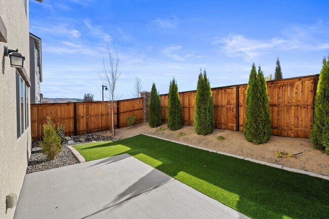 Building Photo - The Birch - - 3 Bedroom, 2.5 Bath single f...