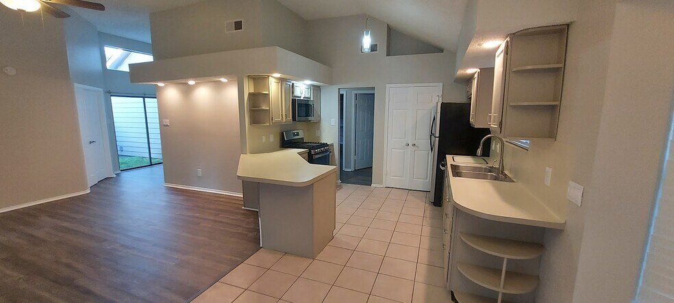 Side View of the Kitchen - 2734 Indian Trail Dr