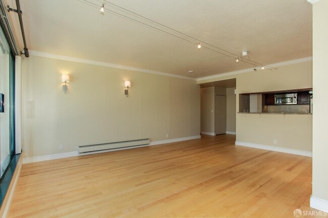 Building Photo - 300 3rd St