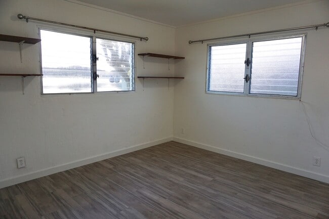 Building Photo - Kaneohe - Waterfront 3 bedroom, 1 bathroom...