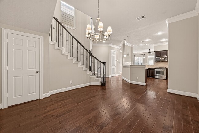 Building Photo - 5708 Petty St