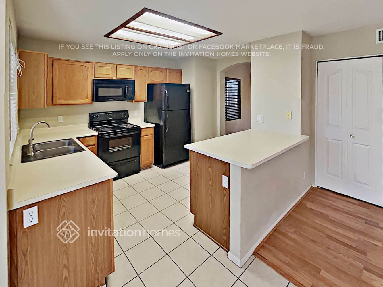 Building Photo - 1022 S Surfside Dr