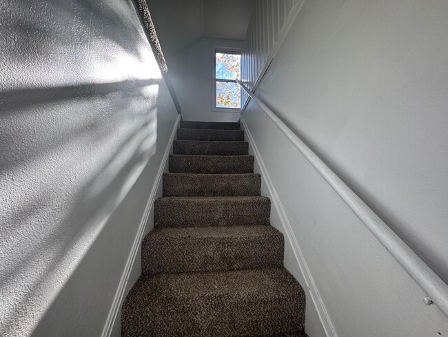 Building Photo - 19029 Plainview Ave