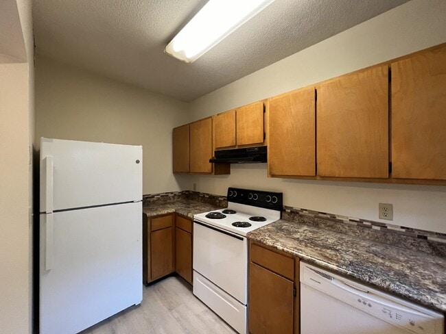 Building Photo - Townhouse for Rent