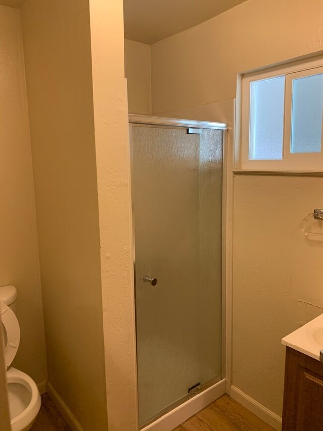 Building Photo - HALLOWEEN SPECIAL - 2 WEEKS FREE RENT!!