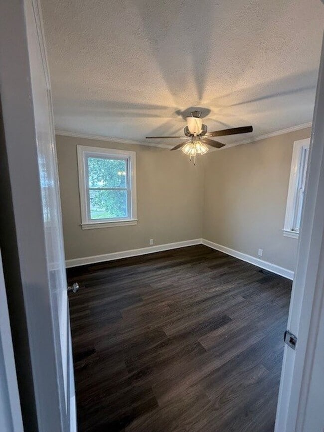 Building Photo - 4bd, 2 bath house