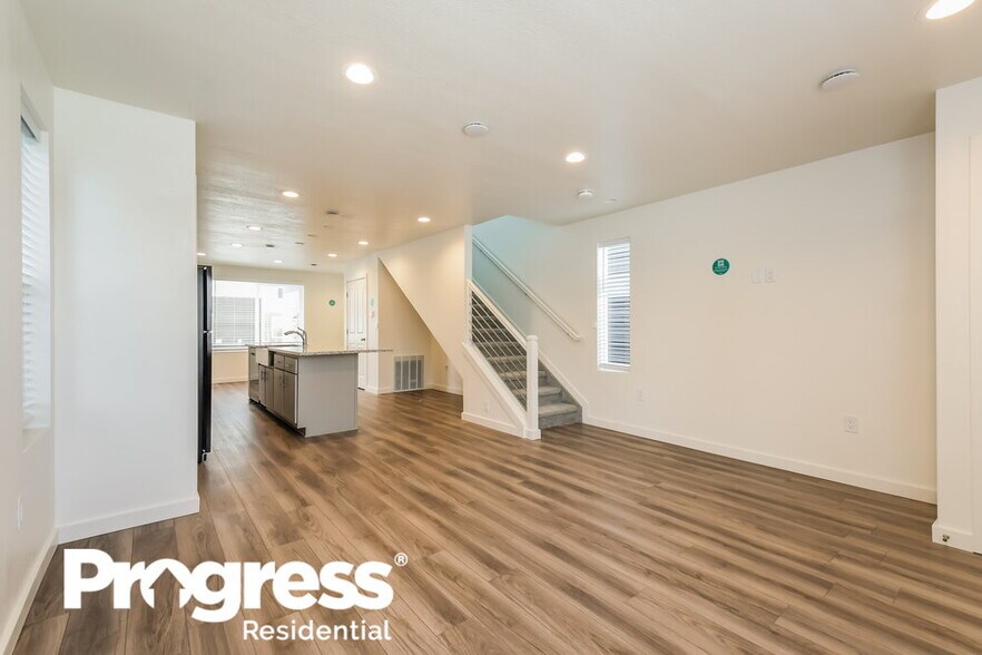 Building Photo - 4735 N Tower Dr