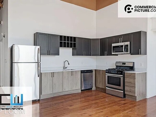 Building Photo - Frame Factory