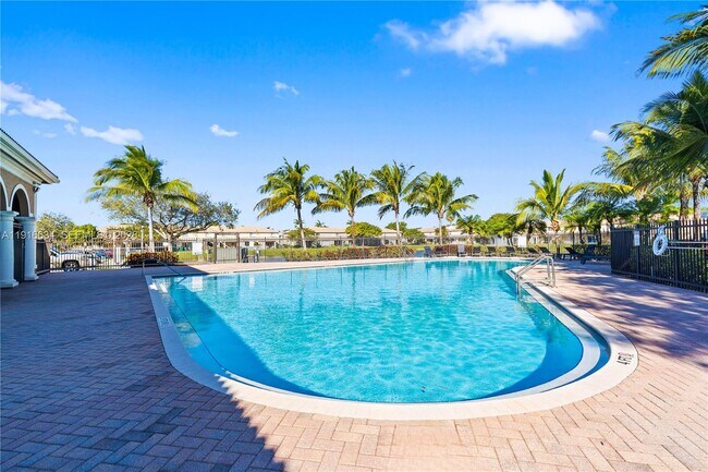 Building Photo - 5850 Hampton Hills Blvd