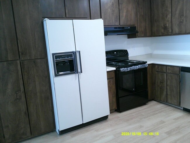Building Photo - 749 Beelard Dr