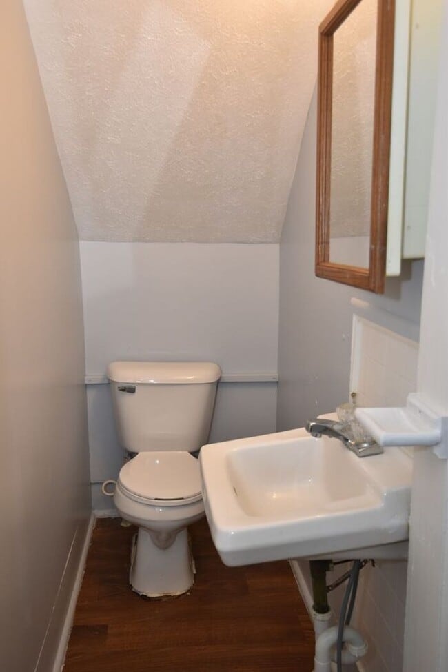 Building Photo - Studio apartment in Dowagiac
