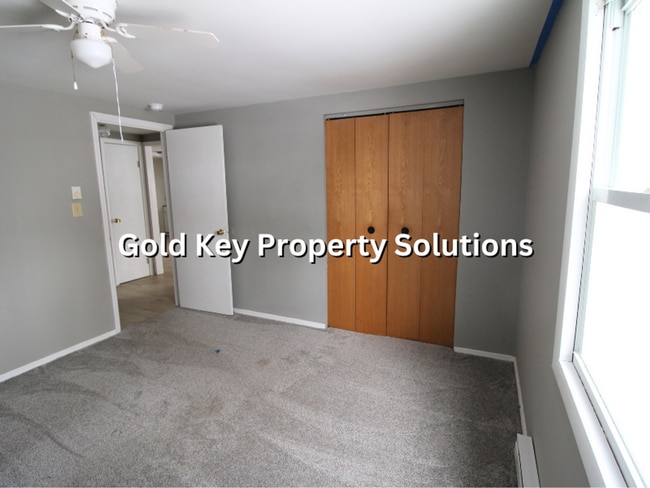 Building Photo - 9801 S Rinker-701/703 W Malissa