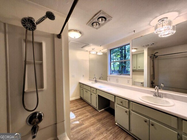 Building Photo - 1247 Wooten Dr