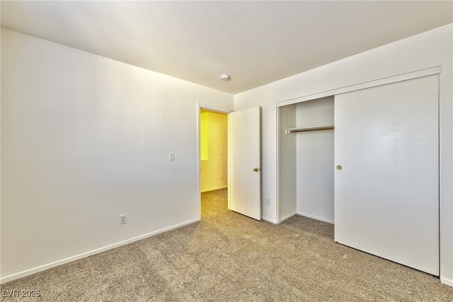 Building Photo - 4816 Englewood Ave