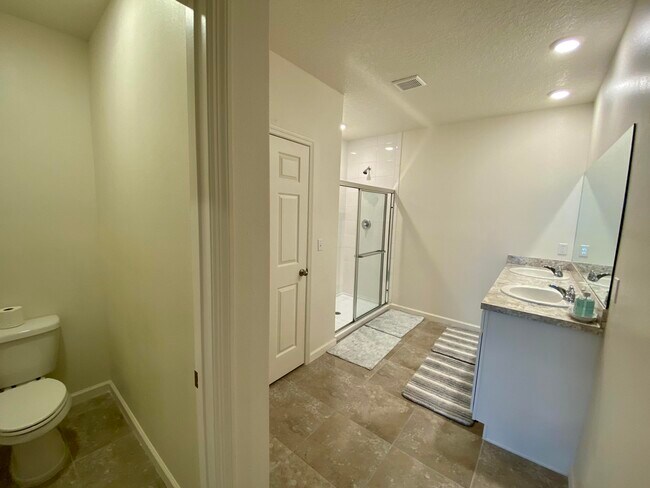 Building Photo - 10789 SW Cremona Way