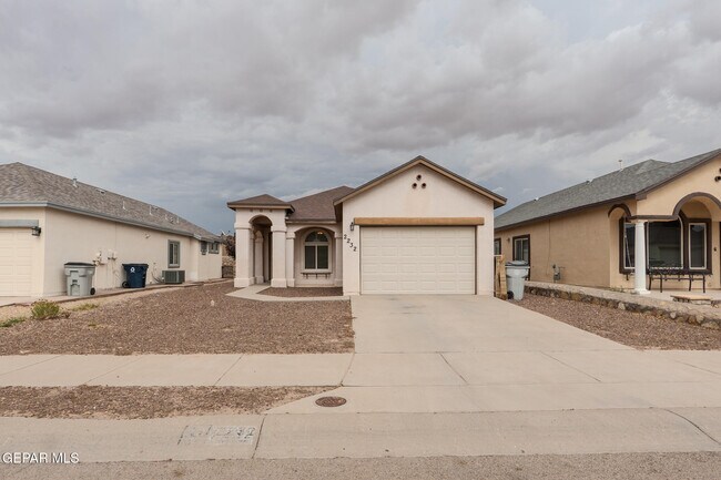 Building Photo - 2232 Honour Point Pl