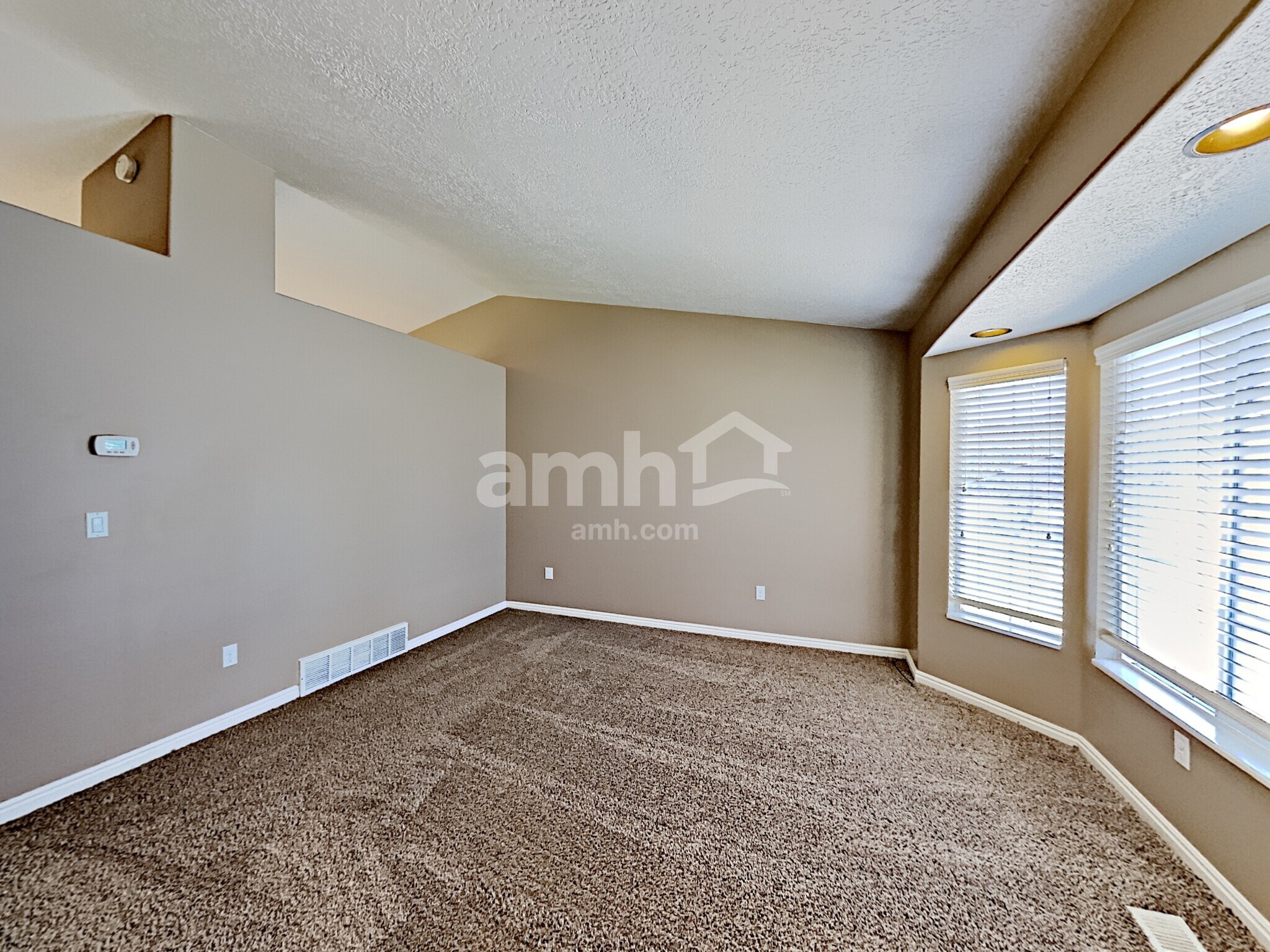 Building Photo - 2643 S 3900 W