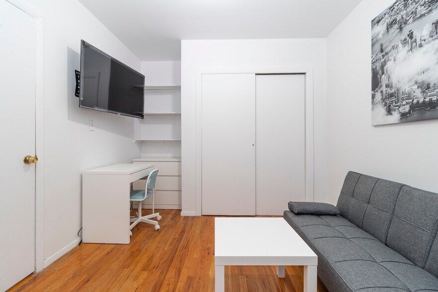 Building Photo - 1666 3rd Ave