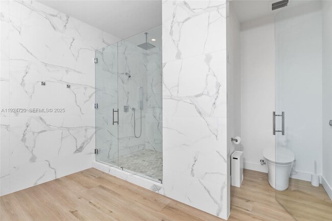 Building Photo - 895 NE 76th St