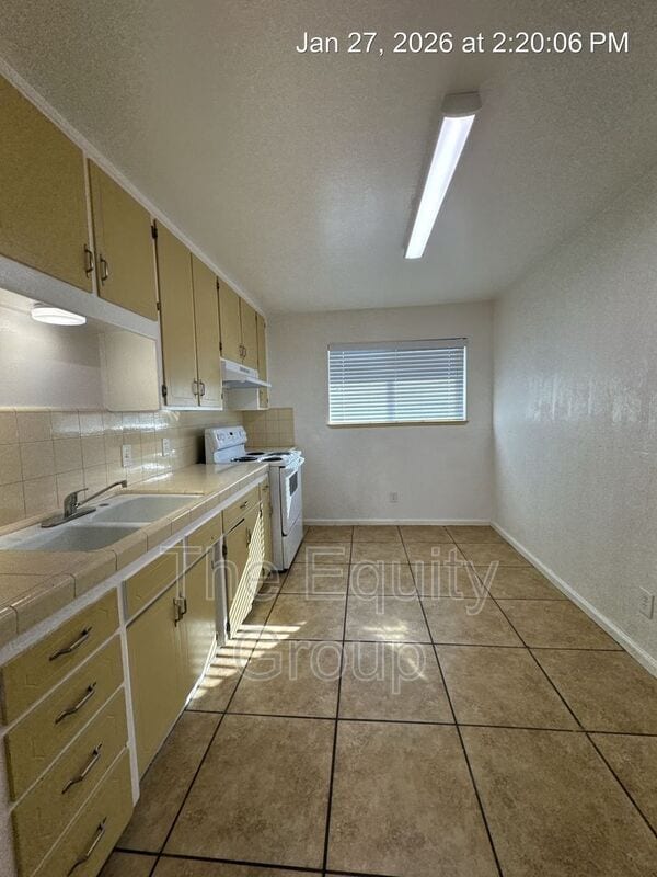 Building Photo - 810 S Court St