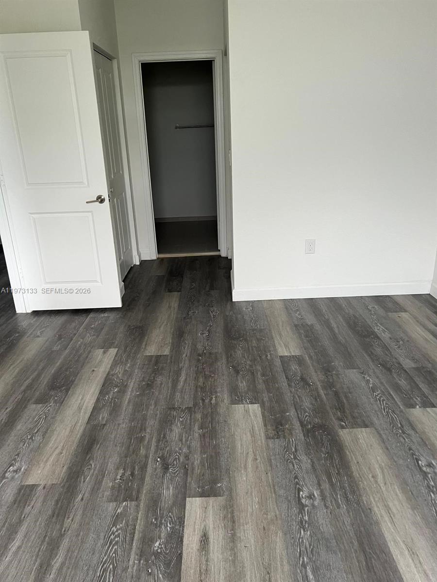 Building Photo - 20564 NE 5th Pl