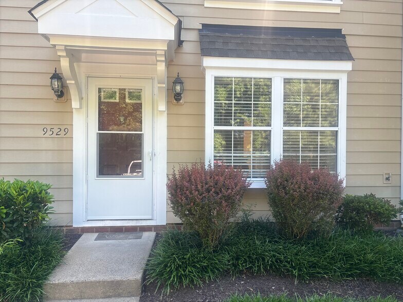 Building Photo - 9529 Kimberly Lynn Cir