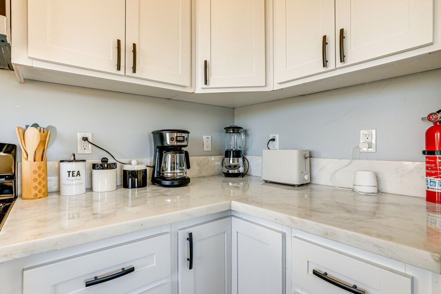 Building Photo - 6600 Thousand Oaks Dr