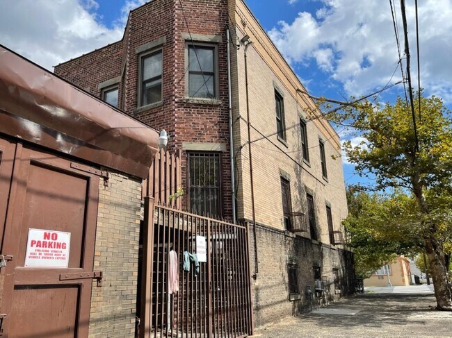 Building Photo - 3703 John F. Kennedy Blvd