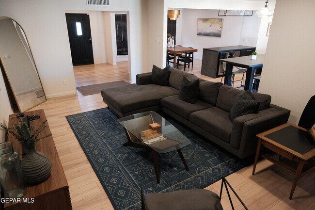 Building Photo - 9001 Lait Dr