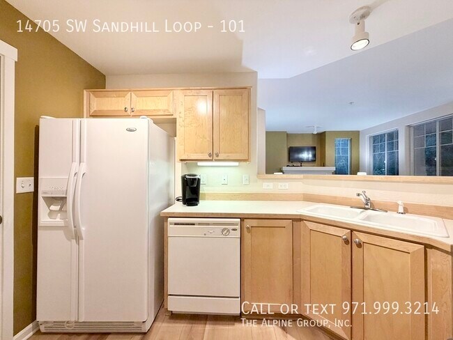 Building Photo - 14705 SW Sandhill Loop