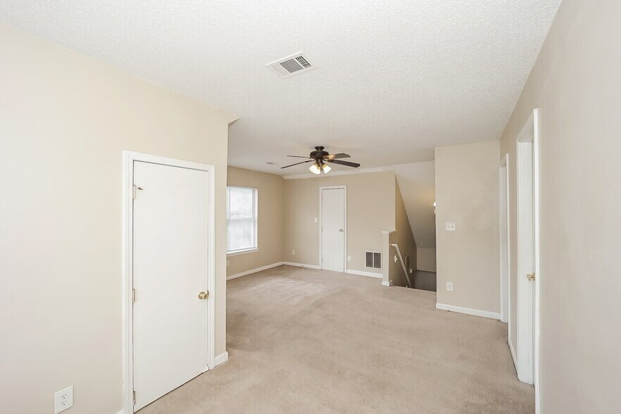 Building Photo - 705 Addy Cove