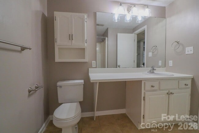 Building Photo - 1645 Cedarview Ct