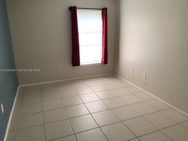 Building Photo - 3904 NW Cinnamon Tree Cir