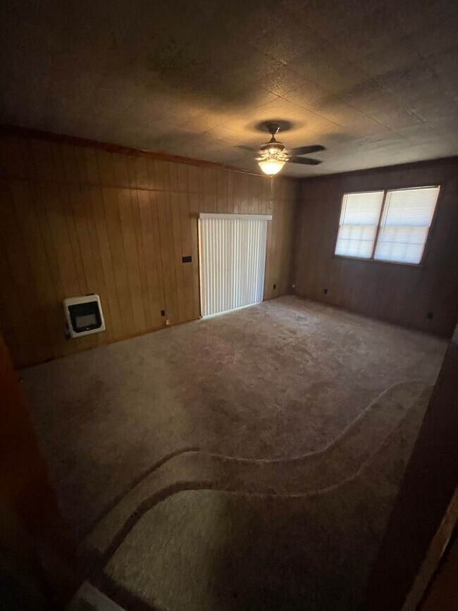 Building Photo - 105 Redwood Trail