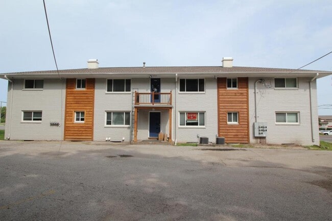Building Photo - 6000 Metcalf Ln