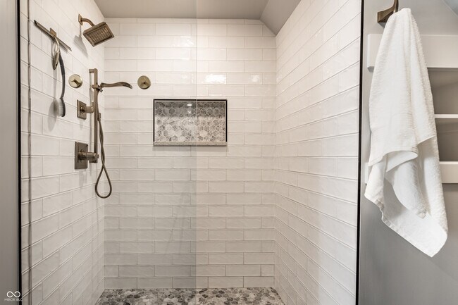 Building Photo - 1330 Marlowe Ave