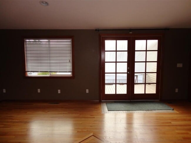 Building Photo - Charming Everett Rambler — 3 Bedrooms + Bonus Room