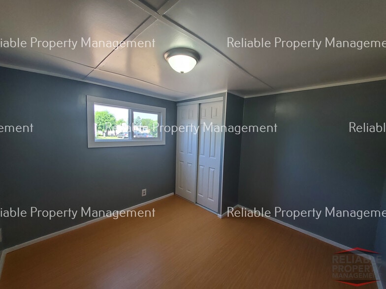 Building Photo - 237 Freeport Ln