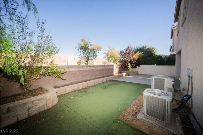 Building Photo - 1720 Dark Wolf Ave