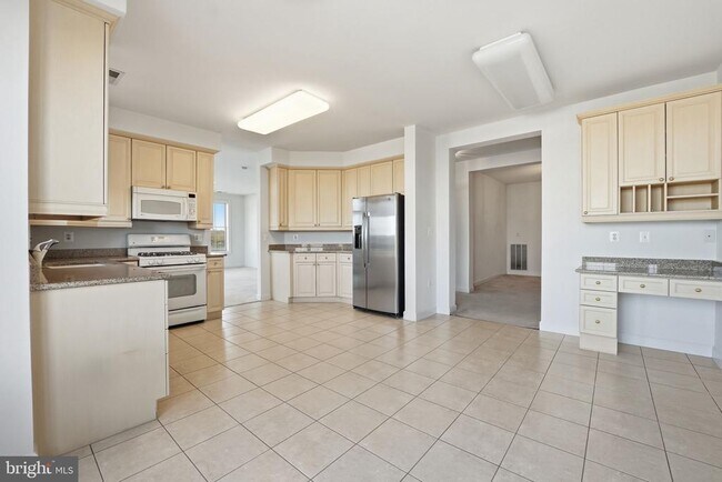 Building Photo - 500 Belmont Bay Dr