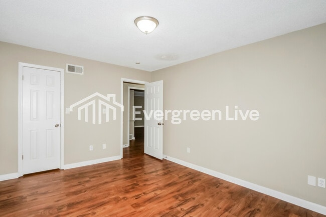 Building Photo - 4534 Sandy Park Dr