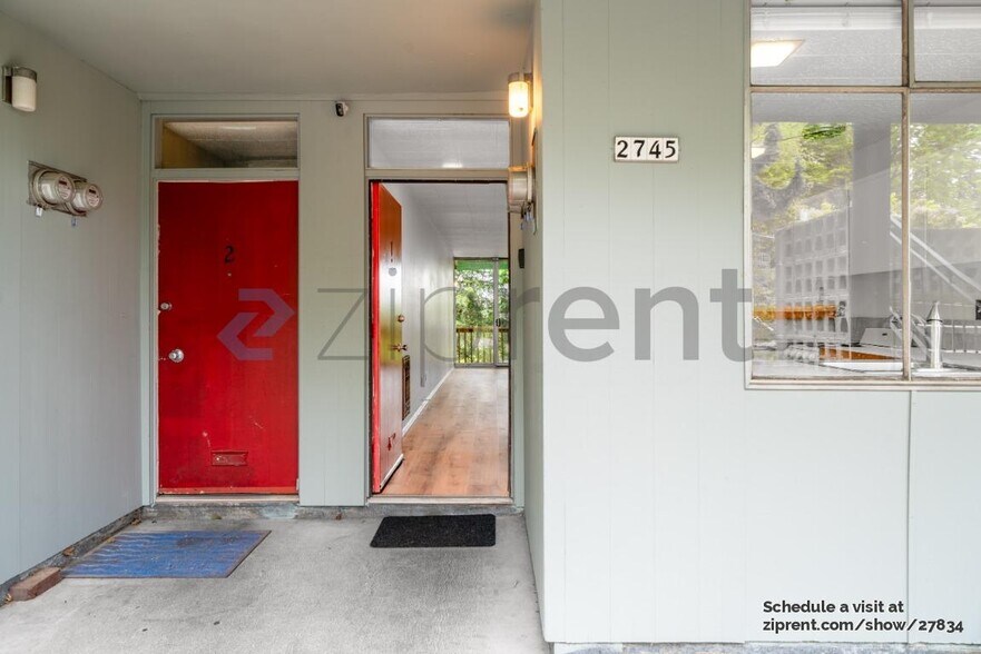 Building Photo - 2745 NW Pettygrove St