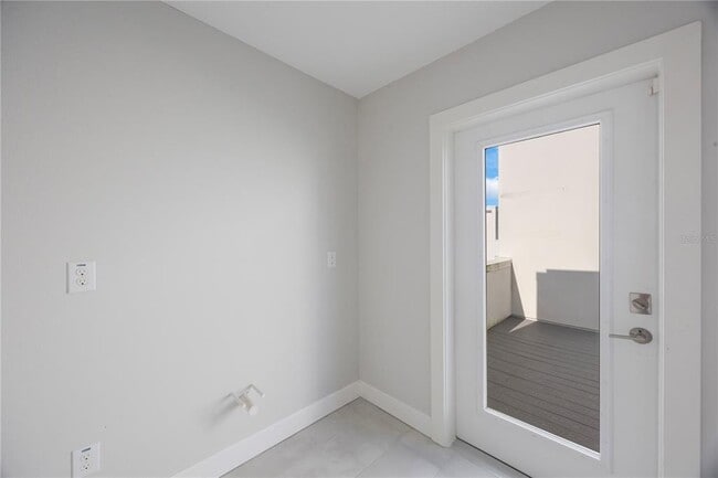 Building Photo - 1330 W Gray St