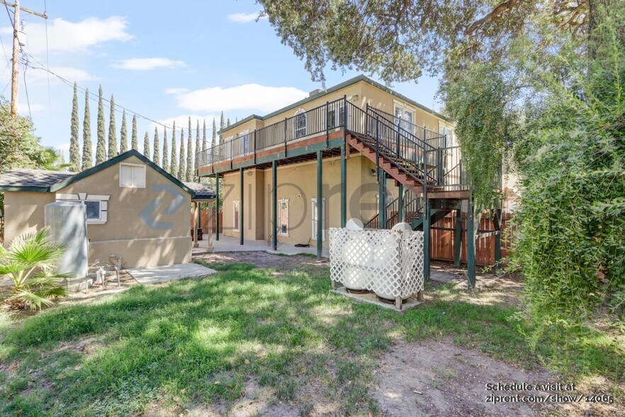 Building Photo - Unit